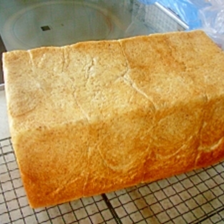小麦ふすま入り角食パン